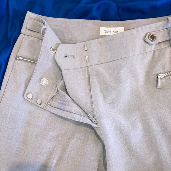 CK dress pants, gray with pleat, hook and zipper. Front pockets with zipper - Picture 5 of 6